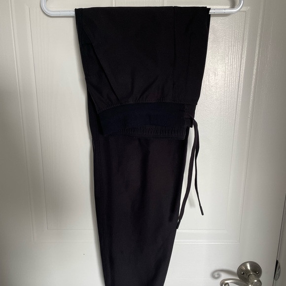 Lululemon men’s joggers pants - Picture 3 of 4